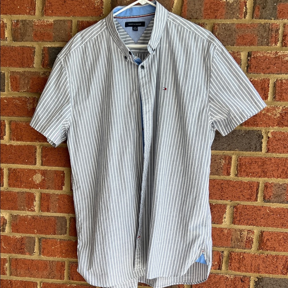 Tommy Hilfiger Men's Gray and White Striped Shirt